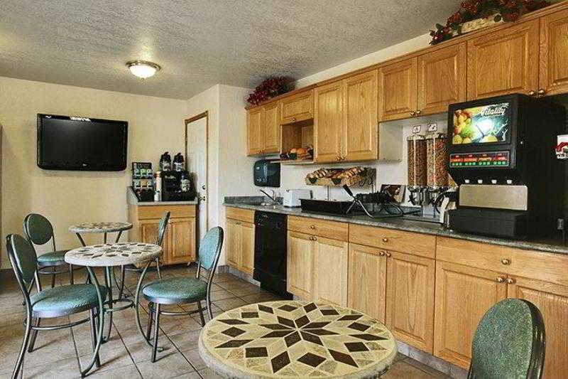 White Wolf Inn Hinton Restaurant photo