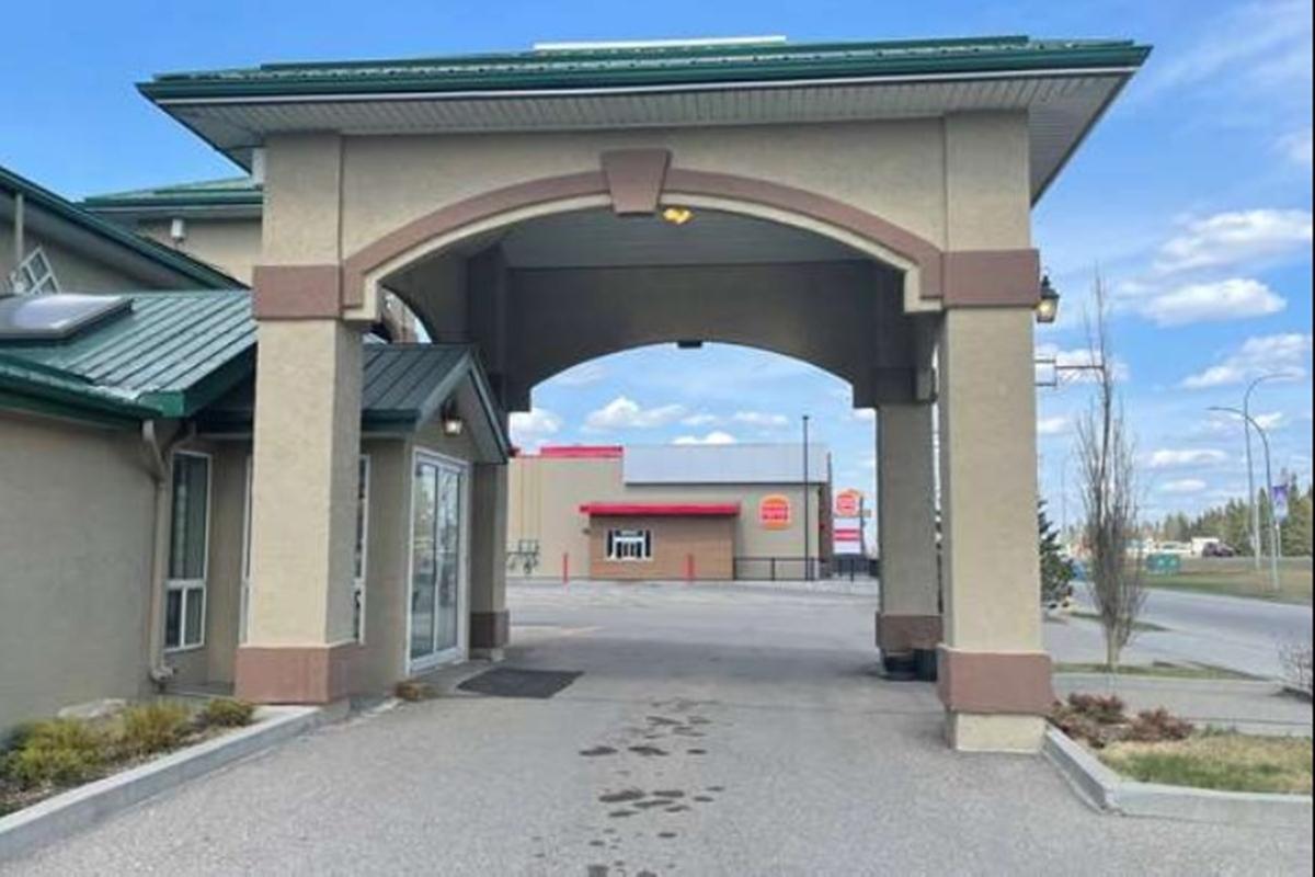 White Wolf Inn Hinton Exterior photo