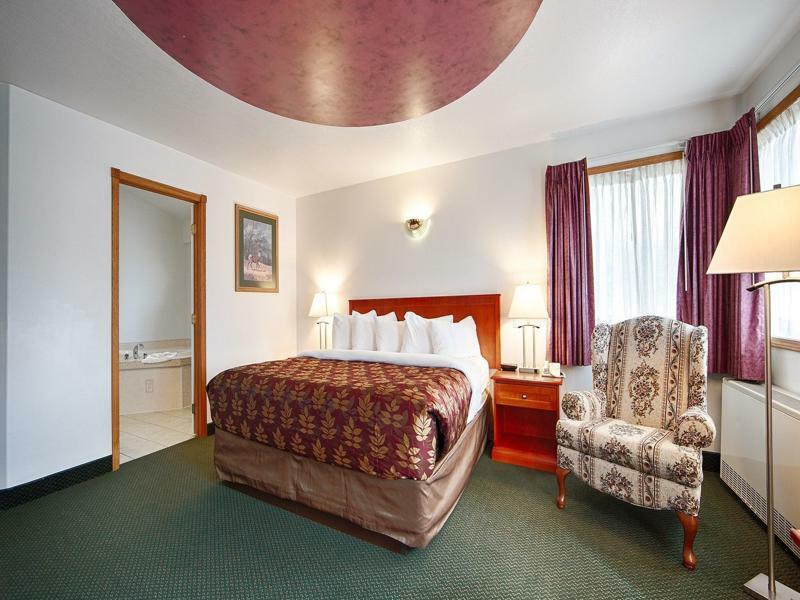 White Wolf Inn Hinton Exterior photo